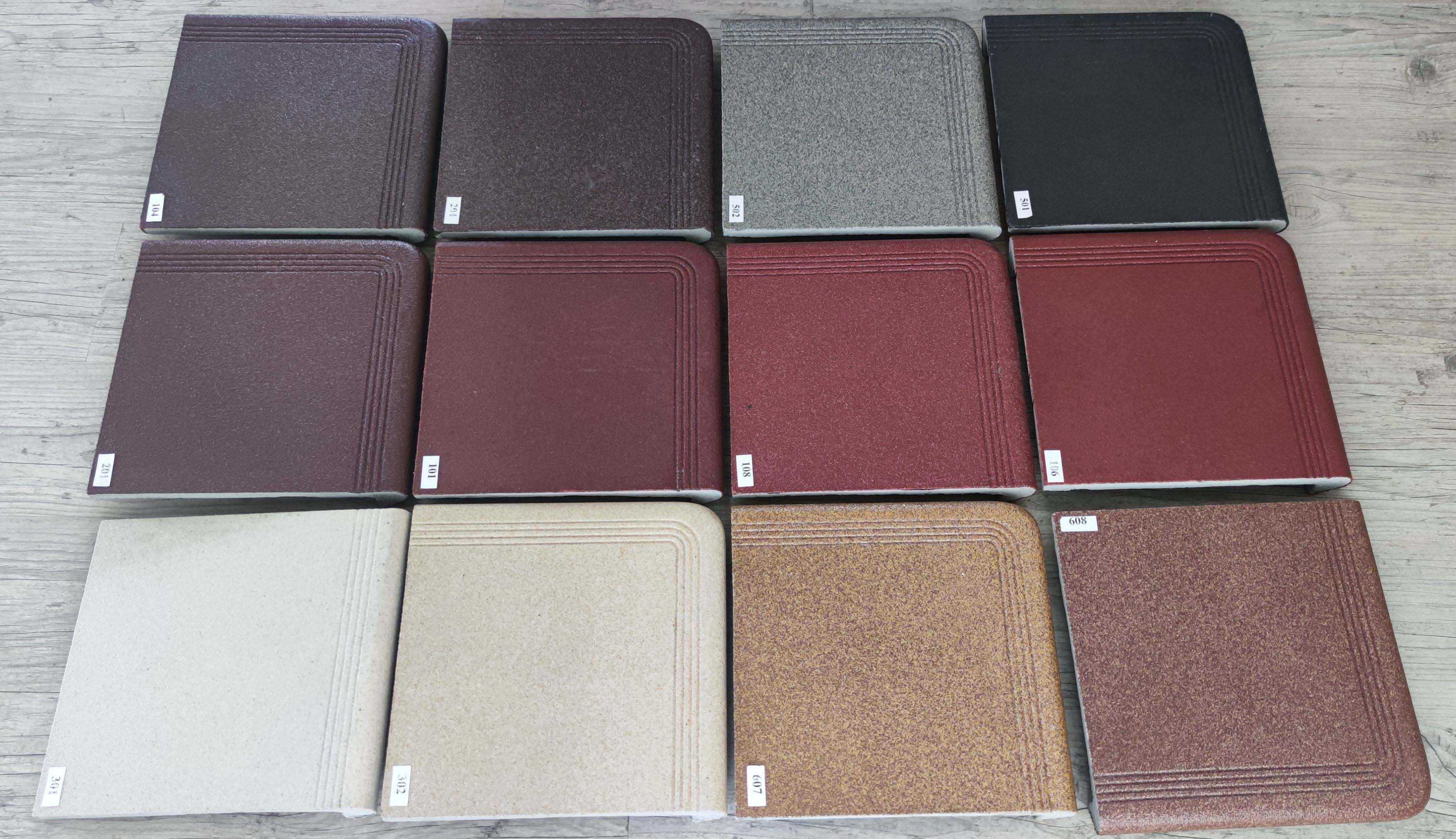 608 Ступень Флорентинер фронтальная противоскользящая с насечками, песочный терракот 330*310*17 мм