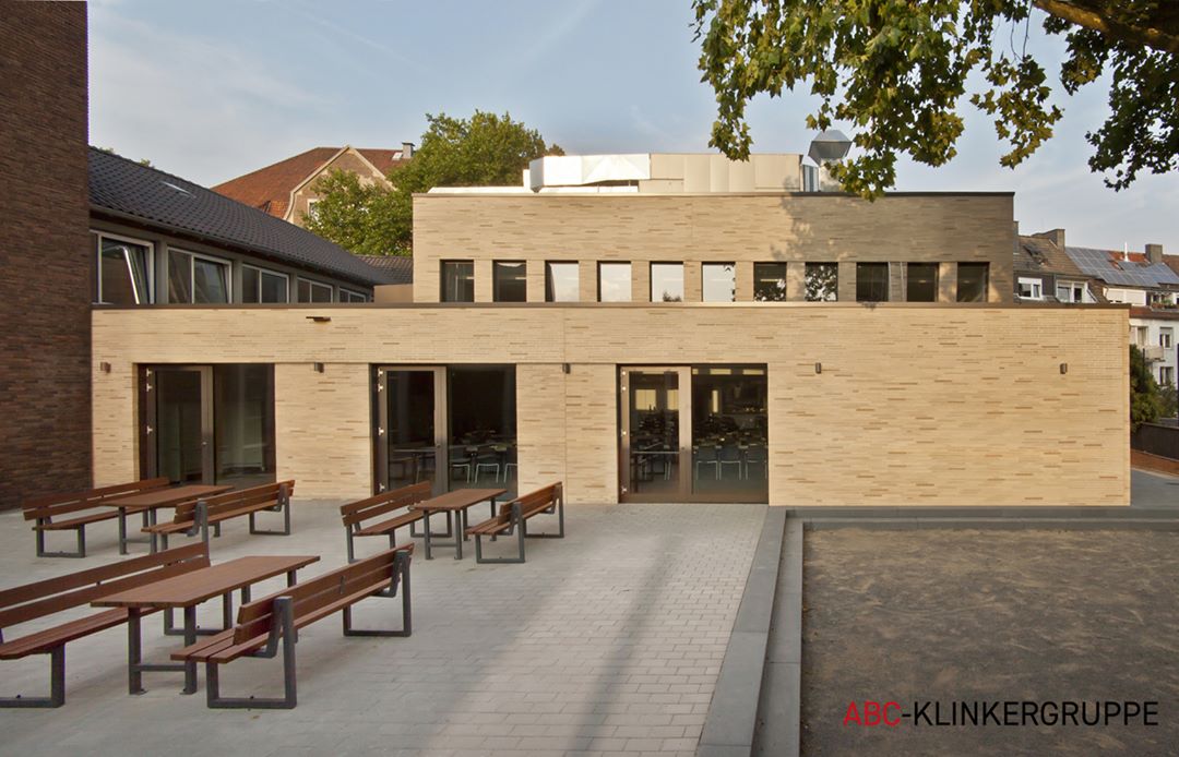 Немецкий КЛИНКЕРНЫЙ кирпич, ручная формовка Бежевый. ABC Aquaterra Colima beigegrau 240*52*90 мм