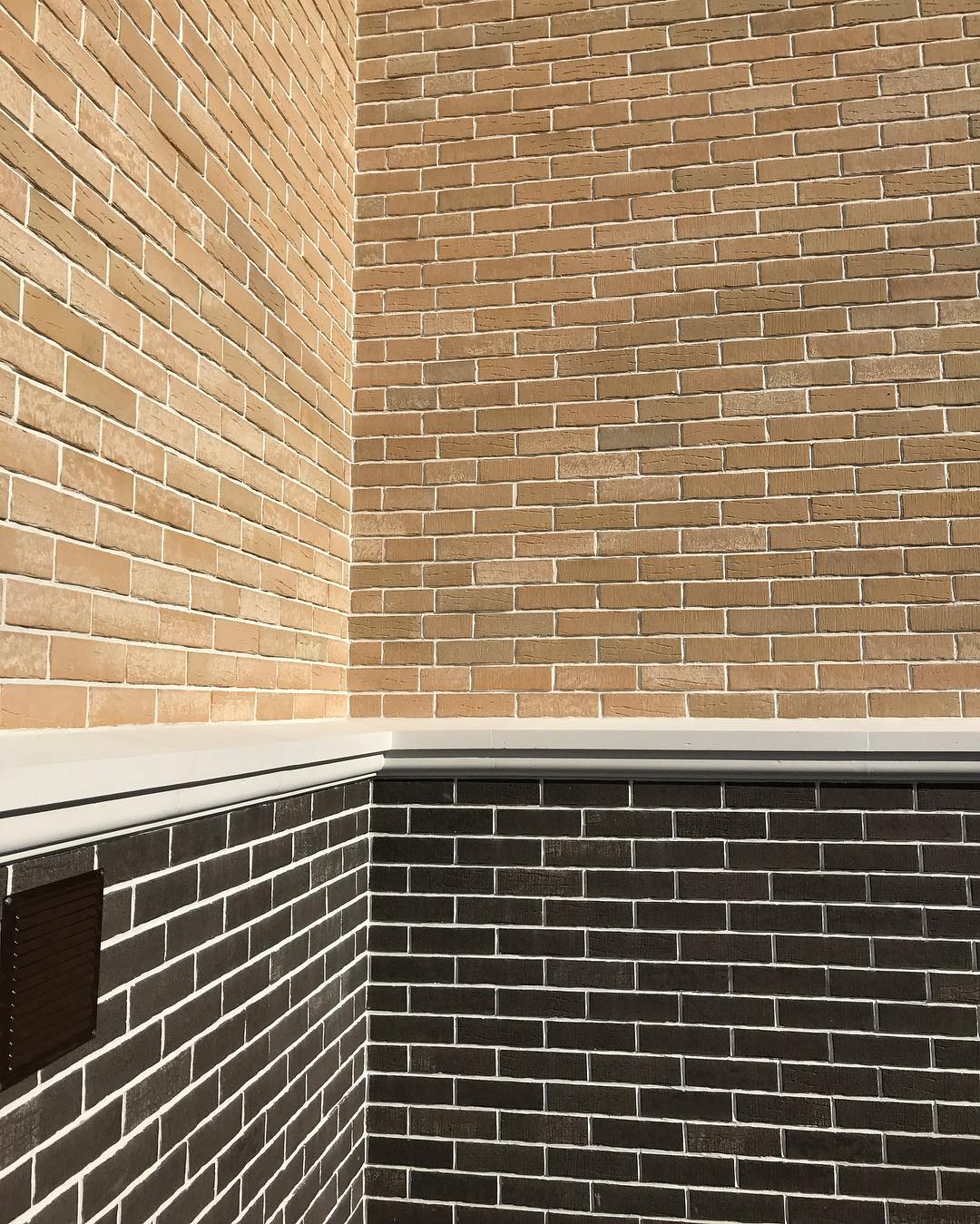 Клинкерная фасадная плитка облицовочная под кирпич Stroeher (Штроер) Steinlinge 371 silberbeige рельефная NF14, 240*71*14 мм