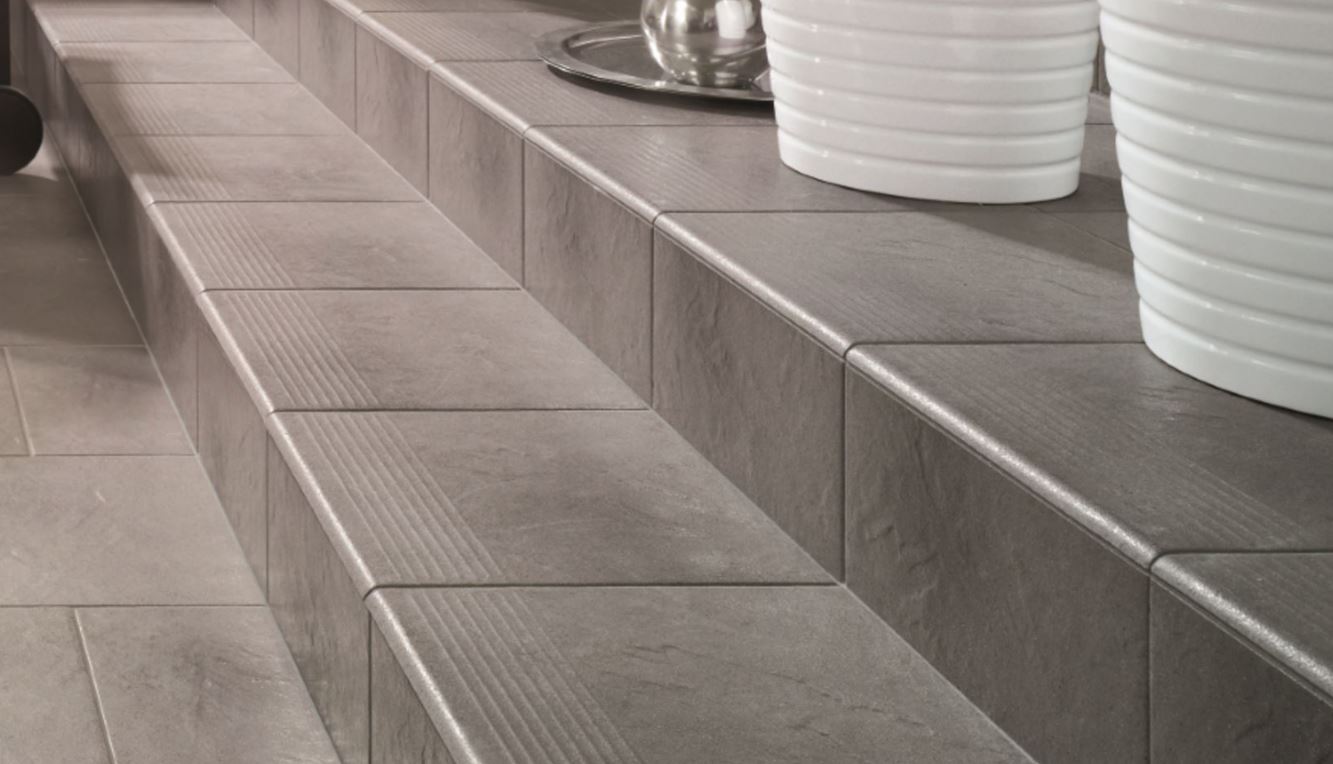 Taurus Grys клинкерная ступень с насечками противоскользящая 300x300x11 мм