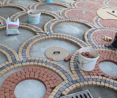 Тротуарная плитка / брусчатка Клинкерная ABC Rot-nuanciert (Рот-нуанкиерт) мозаичный с фаской (делится на 4 части) мозаичный с фаской (делится на 4 части) 240*60/60*60*62 мм