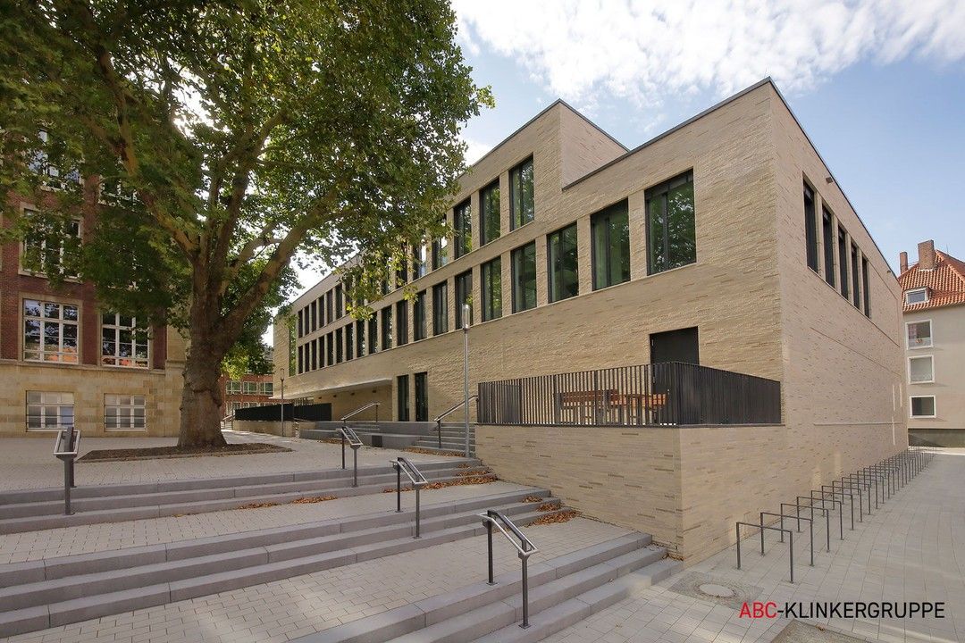 Немецкий КЛИНКЕРНЫЙ кирпич, ручная формовка Бежевый. ABC Aquaterra Colima beigegrau 240*52*90 мм