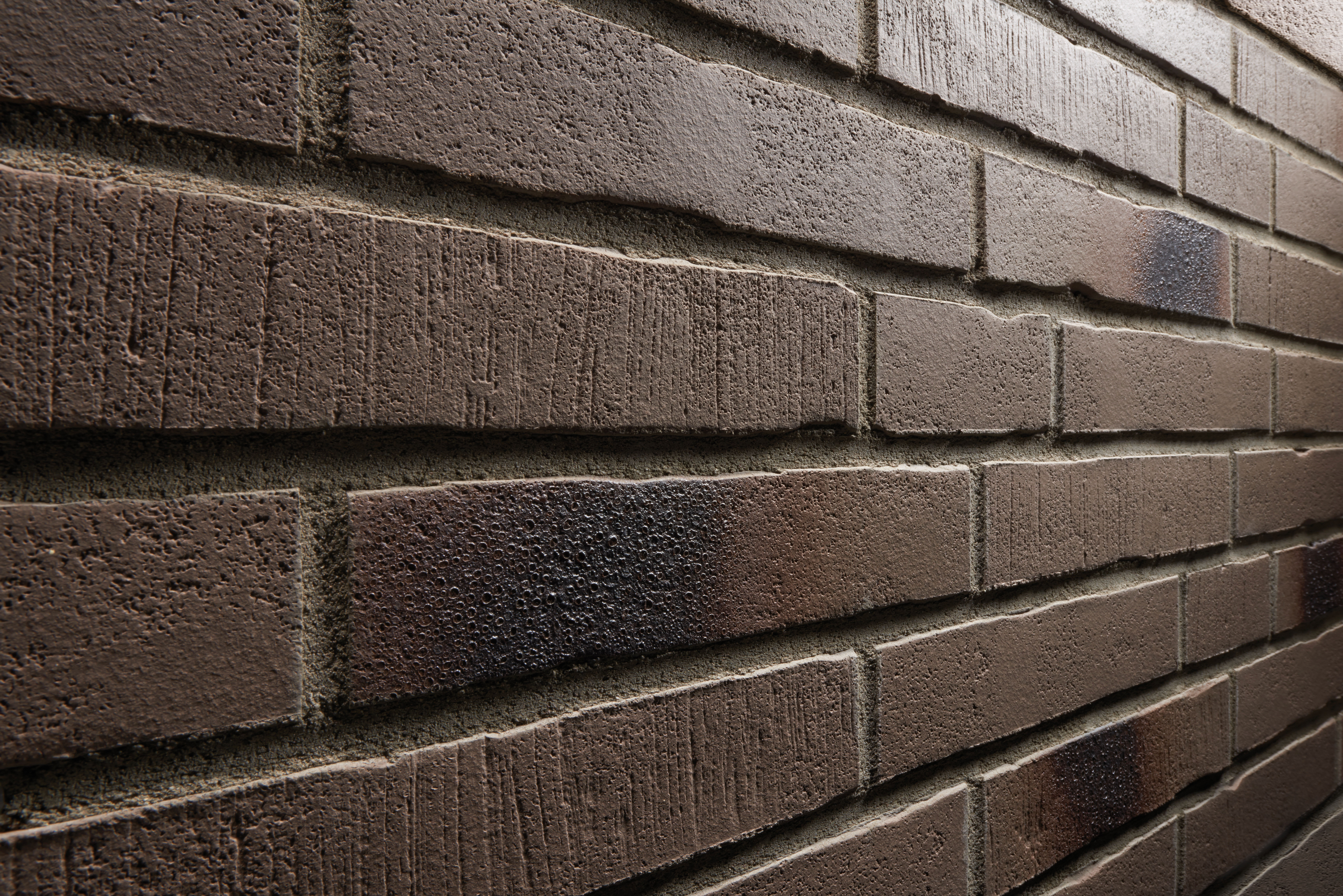 Клинкерная фасадная плитка облицовочная под кирпич Stroeher (Штроер) Handstrich 393 eisenasche шероховатая, 240*52*14 мм