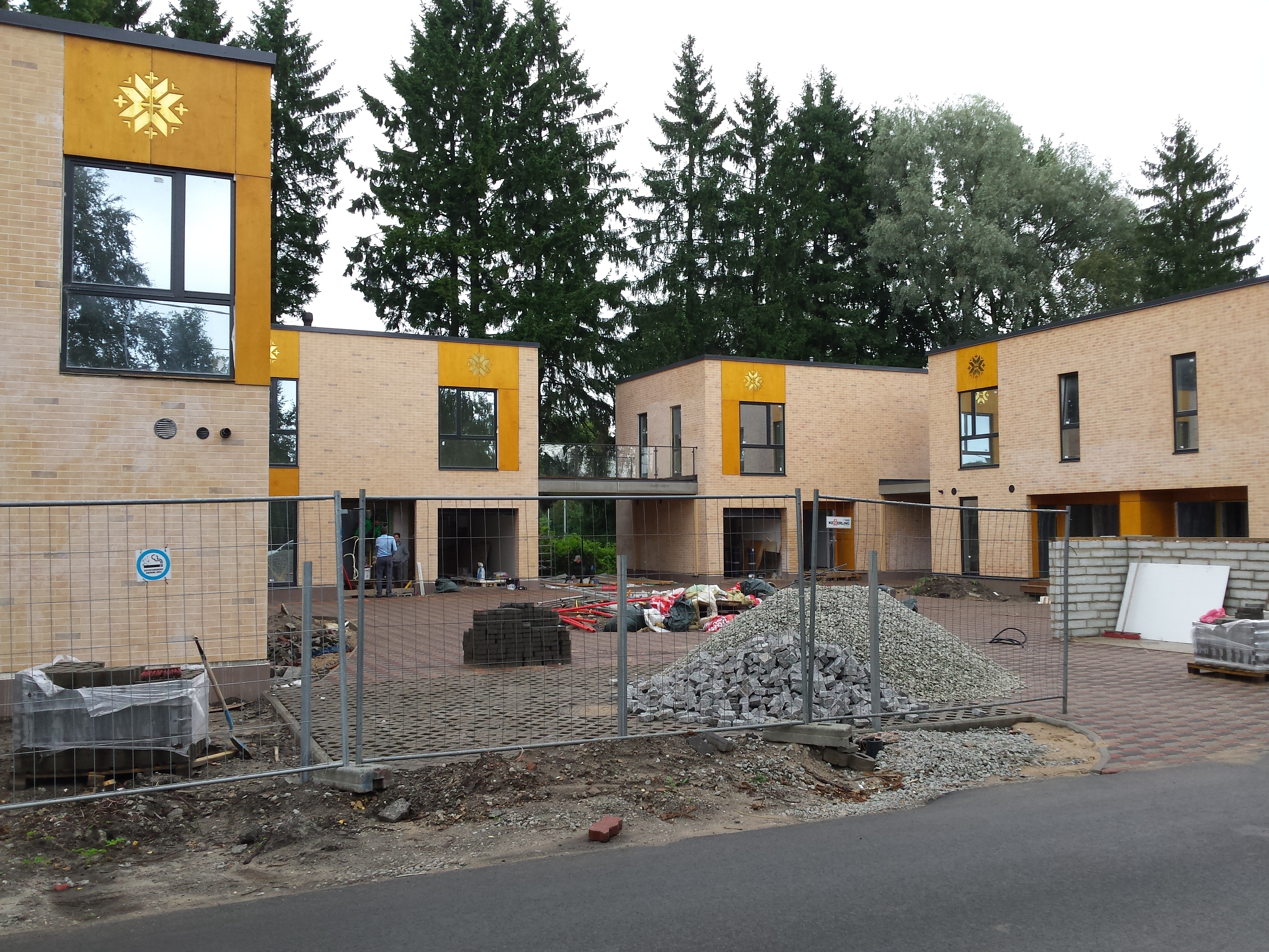 Клинкерная фасадная плитка облицовочная под кирпич Stroeher (Штроер) Roccia 834 giallo гладкая NF10, 240*115*10 мм