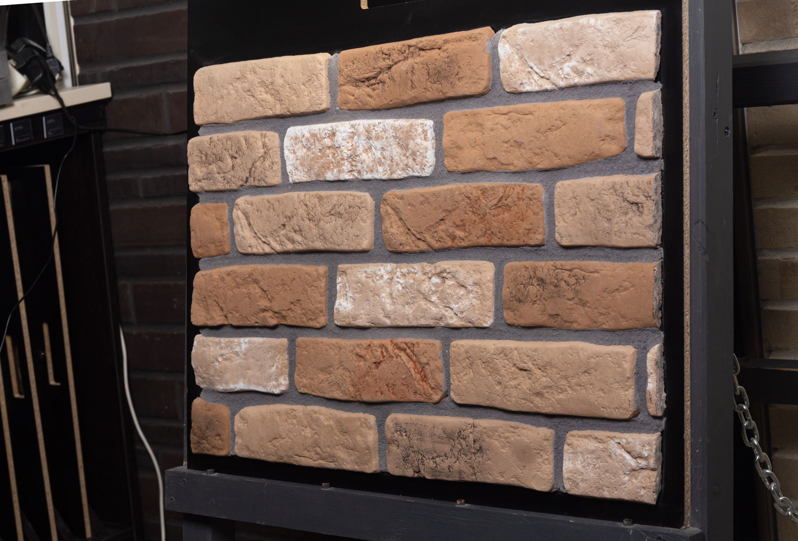 3 Версальский кирпич 210х67х14 мм, декоративный камень для фасада и интерьера Petra