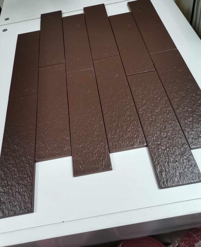 Амстердам-4 рельефная, коричневая клинкерная фасадная плитка под кирпич 245*65*7 мм, керамин