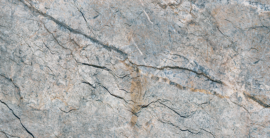 Mount Celestial Castol Blue (каменная поверхность с серо-синим оттенком и утончёнными прожилками)  гибкий камень 1200×600 мм