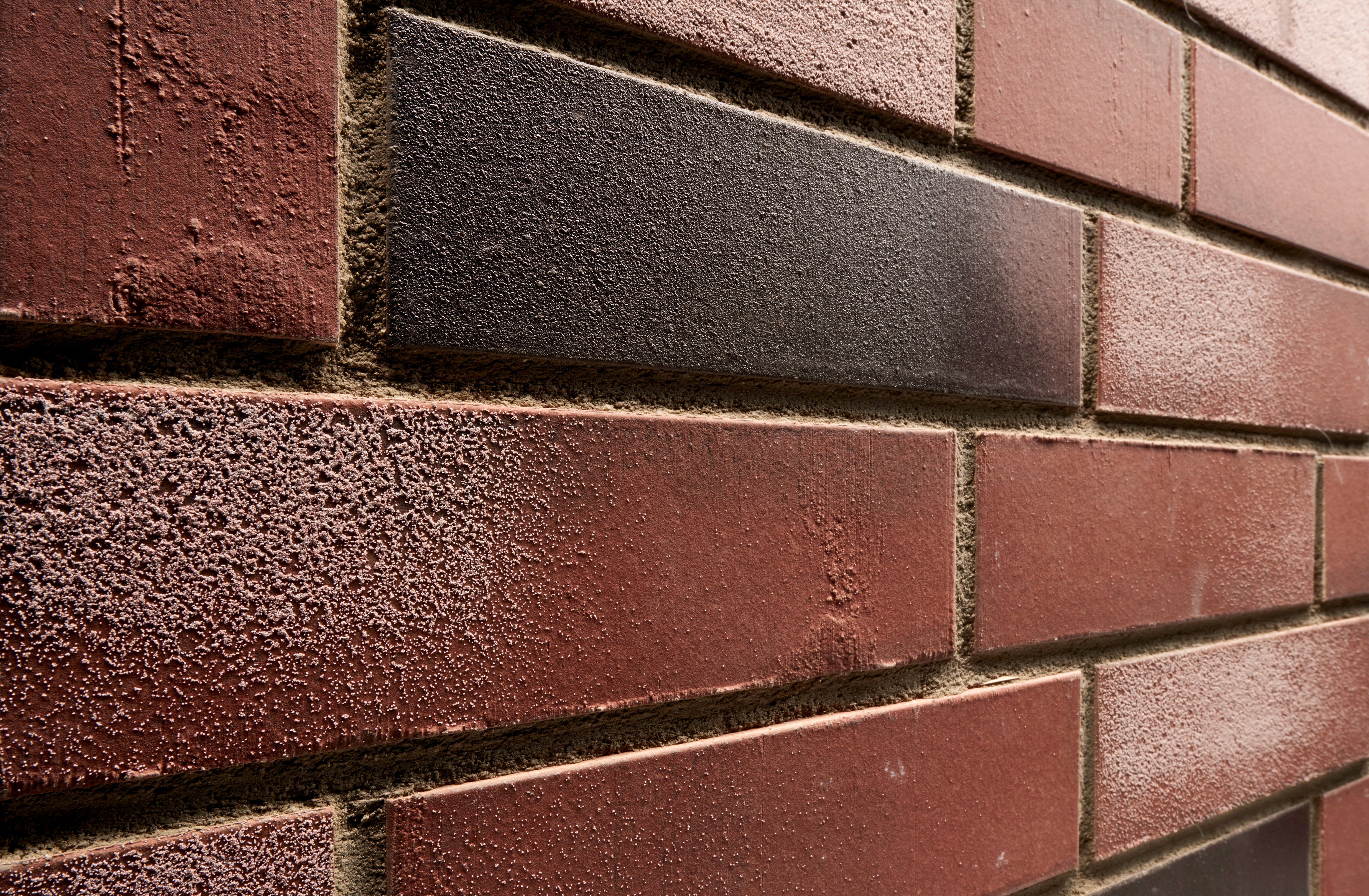 Клинкерная фасадная плитка облицовочная под кирпич Stroeher (Штроер) Kontur WS 494 rot-bunt рельефная, 240*71*12 мм