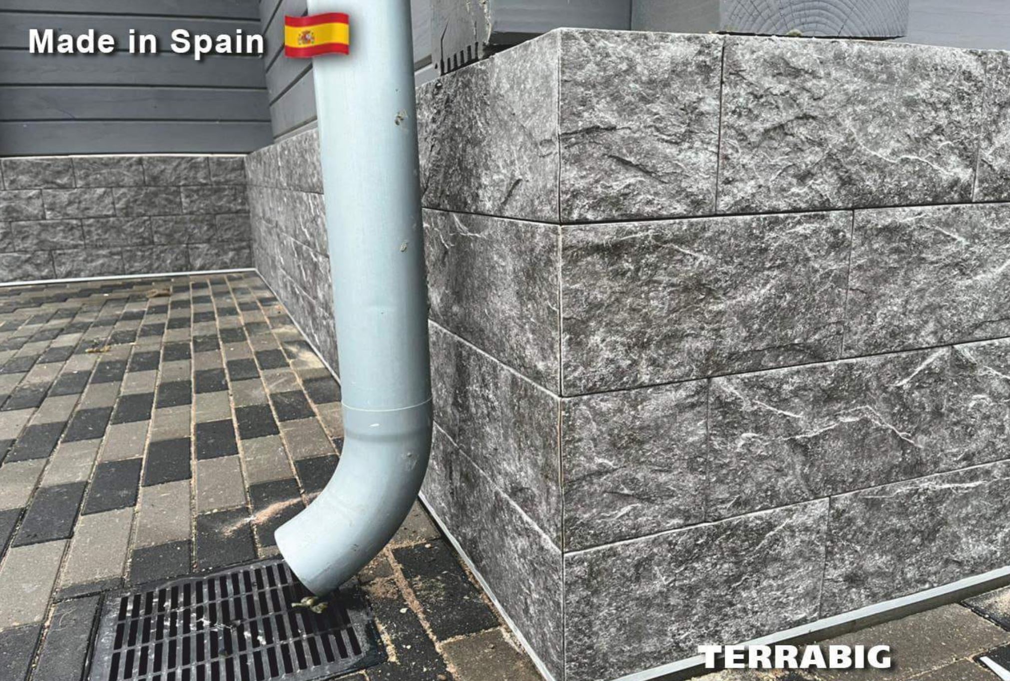 Облицовочная плитка Terra TERRABIG Dark Grey крупный формат под камень — архитектурная серия для фасада и интерьера