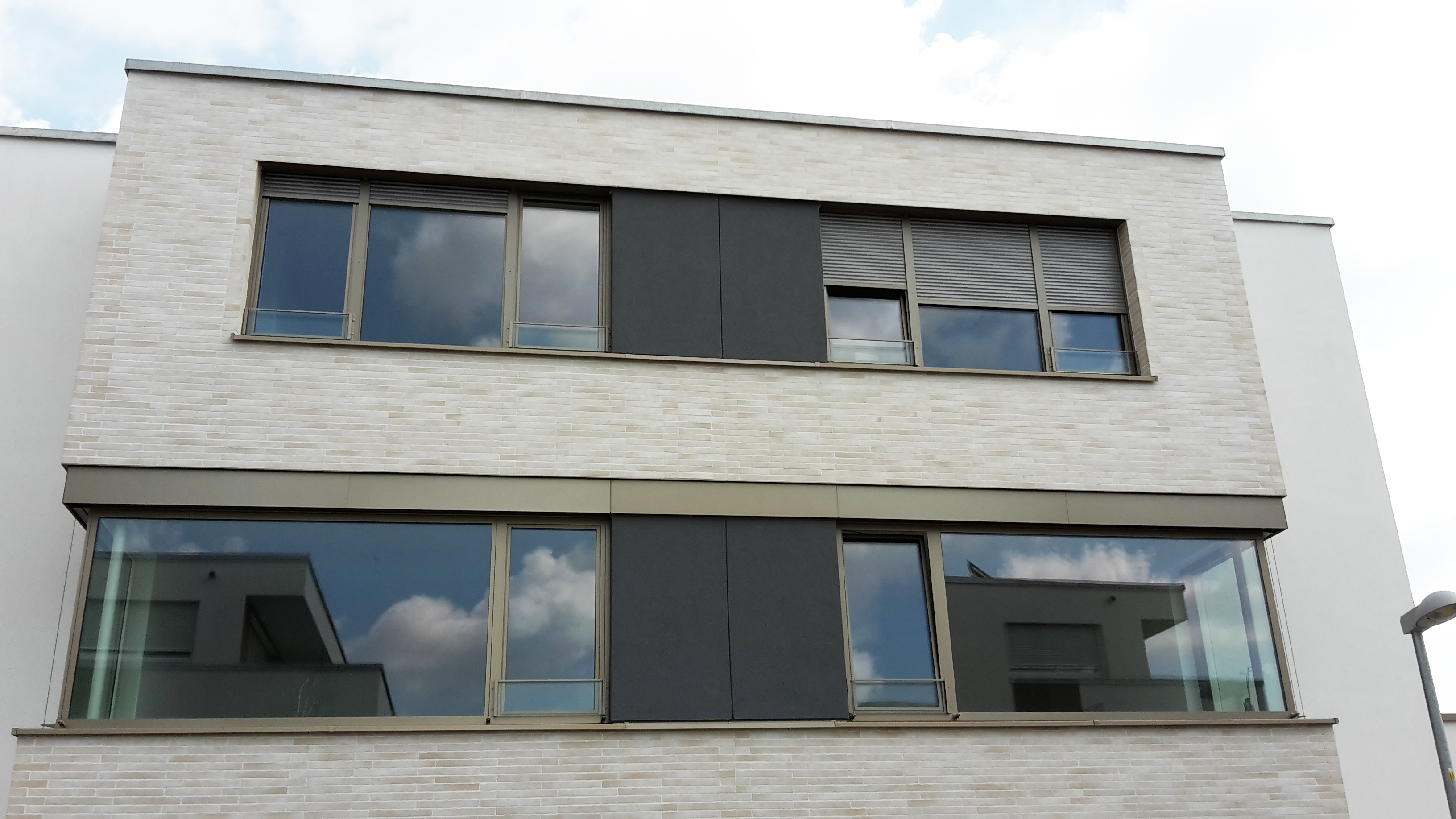 Клинкерная фасадная плитка облицовочная под кирпич Stroeher (Штроер) Glanzstueck Glanzstueck № 4 рельефная, 440*52*14 мм