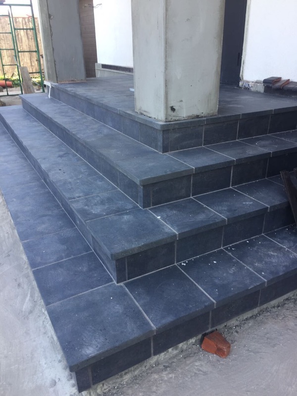 Клинкерная Ступень лофт противоскользящая плитка Stroeher KERAPLATTE GRAVEL BLEND 963 blackkawe 294*340*35*11 мм