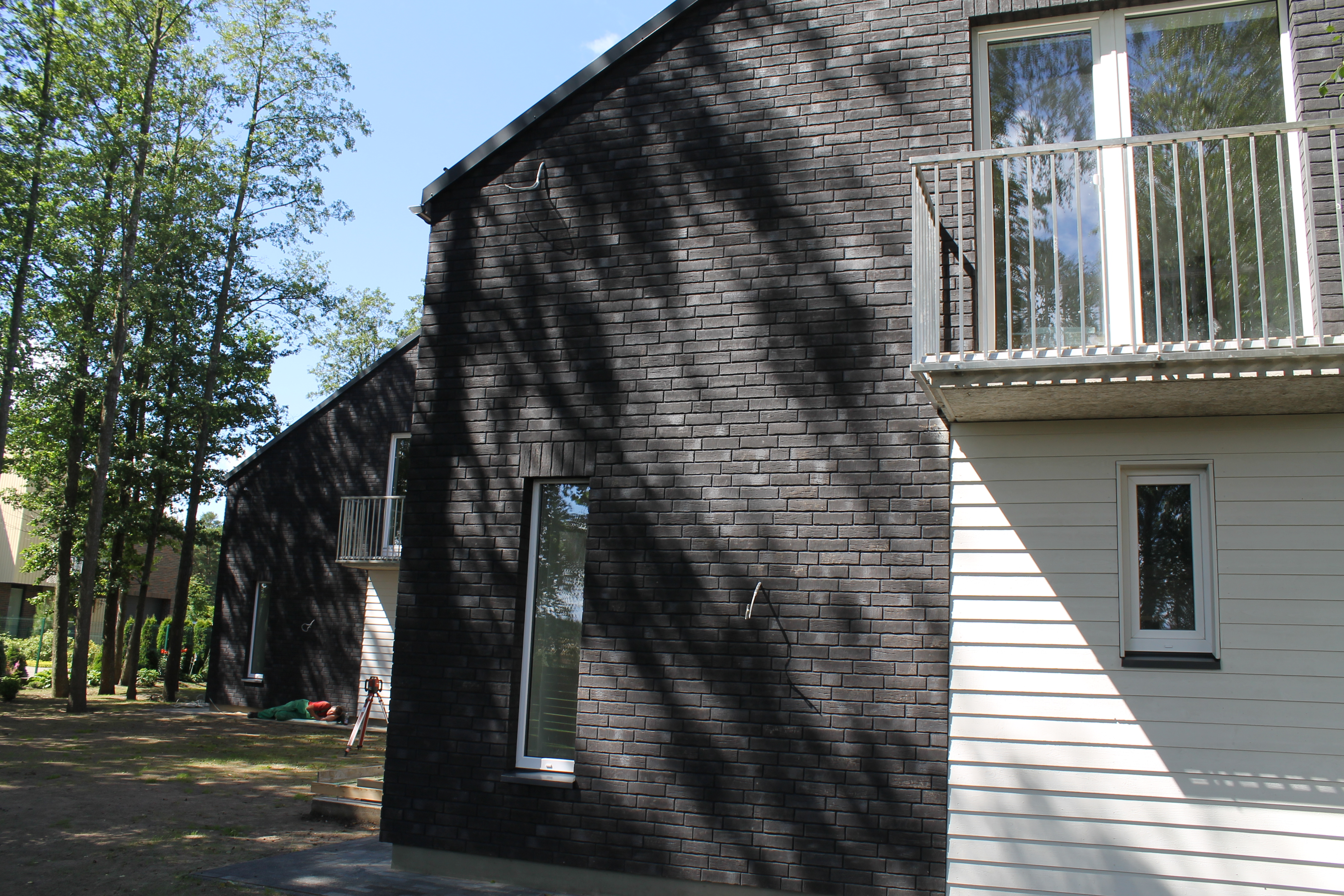 Клинкерная фасадная плитка облицовочная под кирпич Stroeher (Штроер) Steinlinge 376 platinschwarz рельефная NF14, 240*71*14 мм