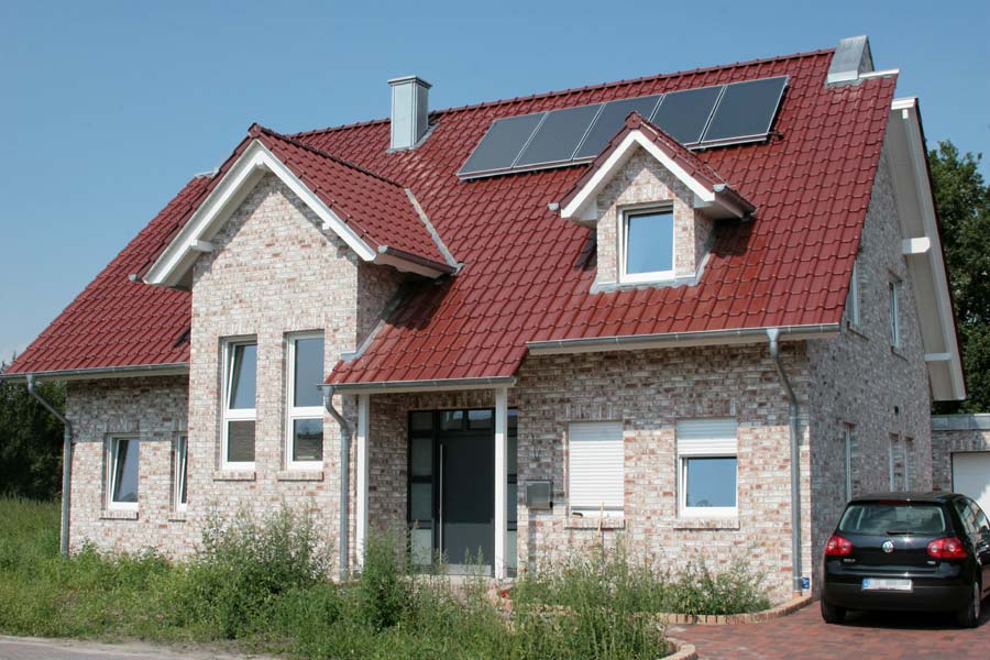 Керамическая черепица рядовая Roben FLANDERNplus кайенский глянцевый ангоб