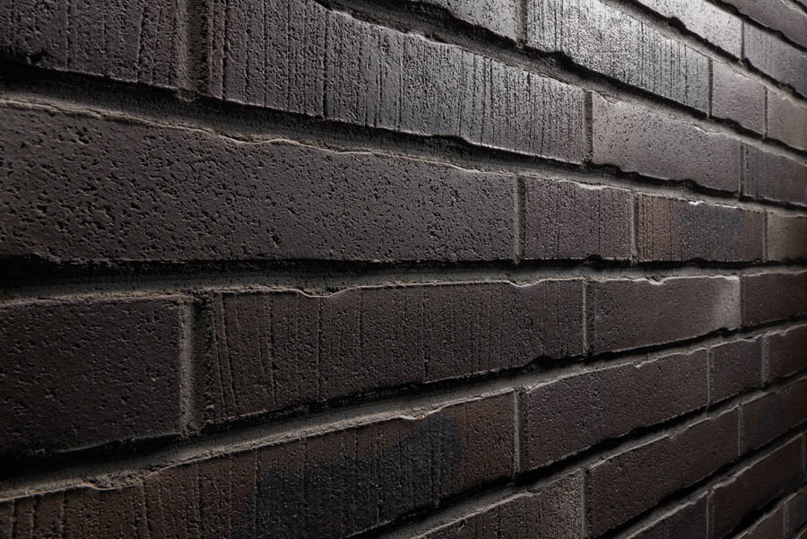 Клинкерная фасадная плитка облицовочная под кирпич Stroeher (Штроер) Handstrich 394 schwarzkreide шероховатая, 240*52*14 мм