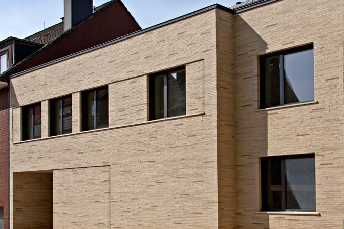 Немецкий КЛИНКЕРНЫЙ кирпич, ручная формовка Бежевый. ABC Aquaterra Colima beigegrau 240*52*90 мм