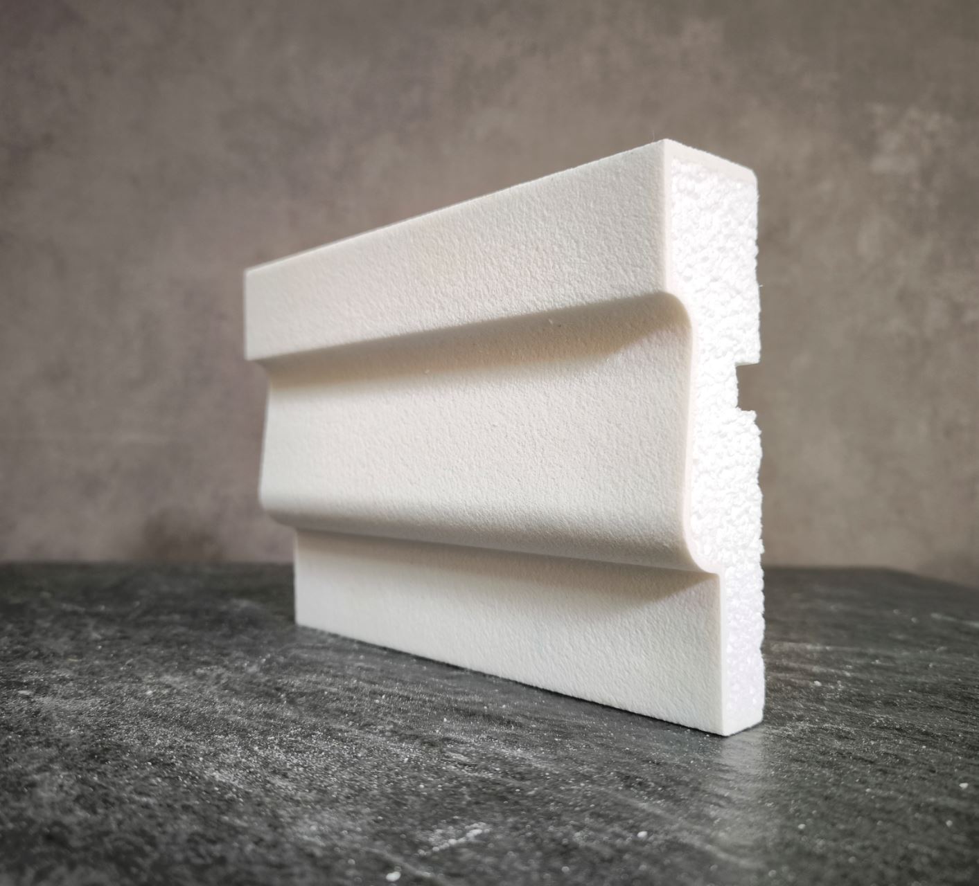 Молдинг для фасада - лепнина, декор из пенополистирола МВ-140/4 (МС-120) 140*40*2000 мм