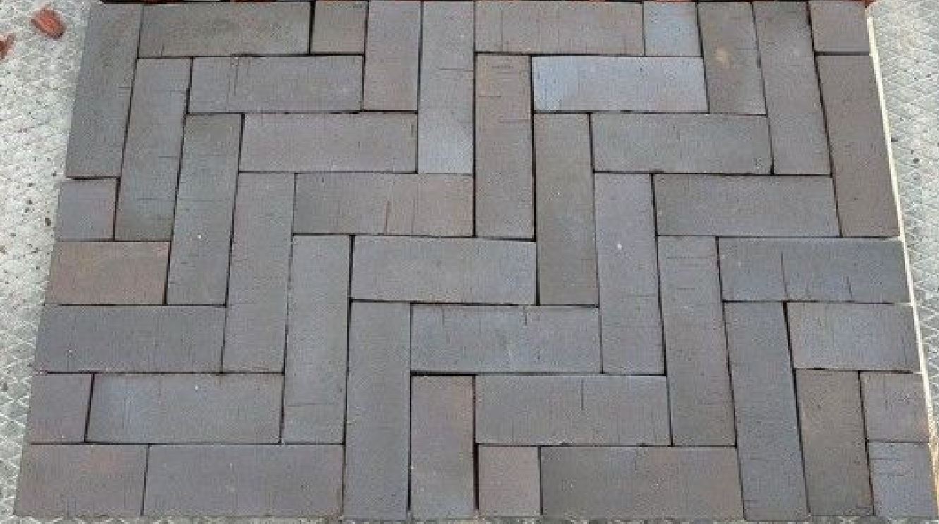 Мюнхен-2 флэш, серая ригельная тротуарная плитка/брусчатка клинкерная 250*80*52 мм, пятый элемент