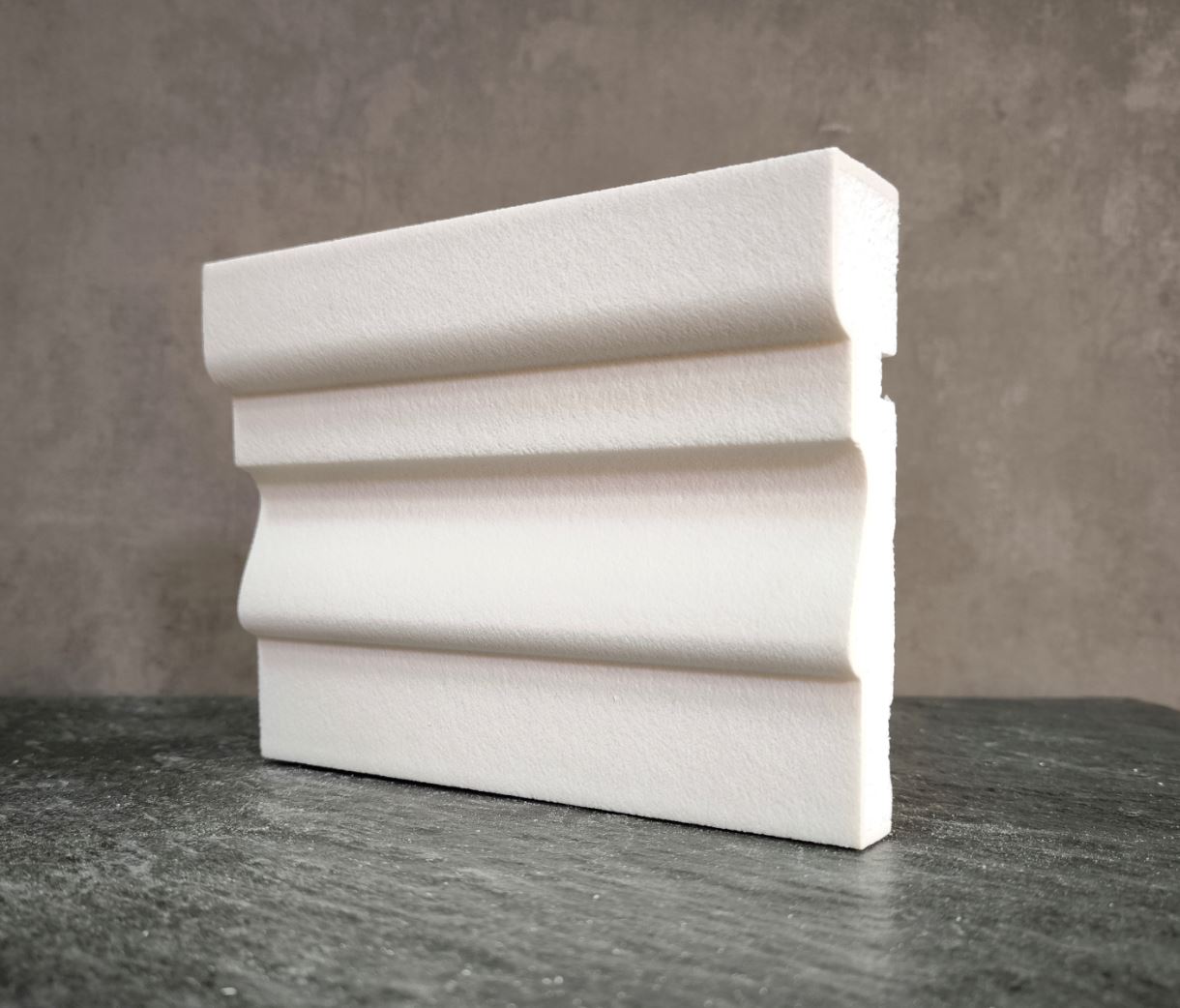 Молдинг для фасада - лепнина, декор из пенополистирола МВ-150/3 (МС-125) 150*40*2000 мм
