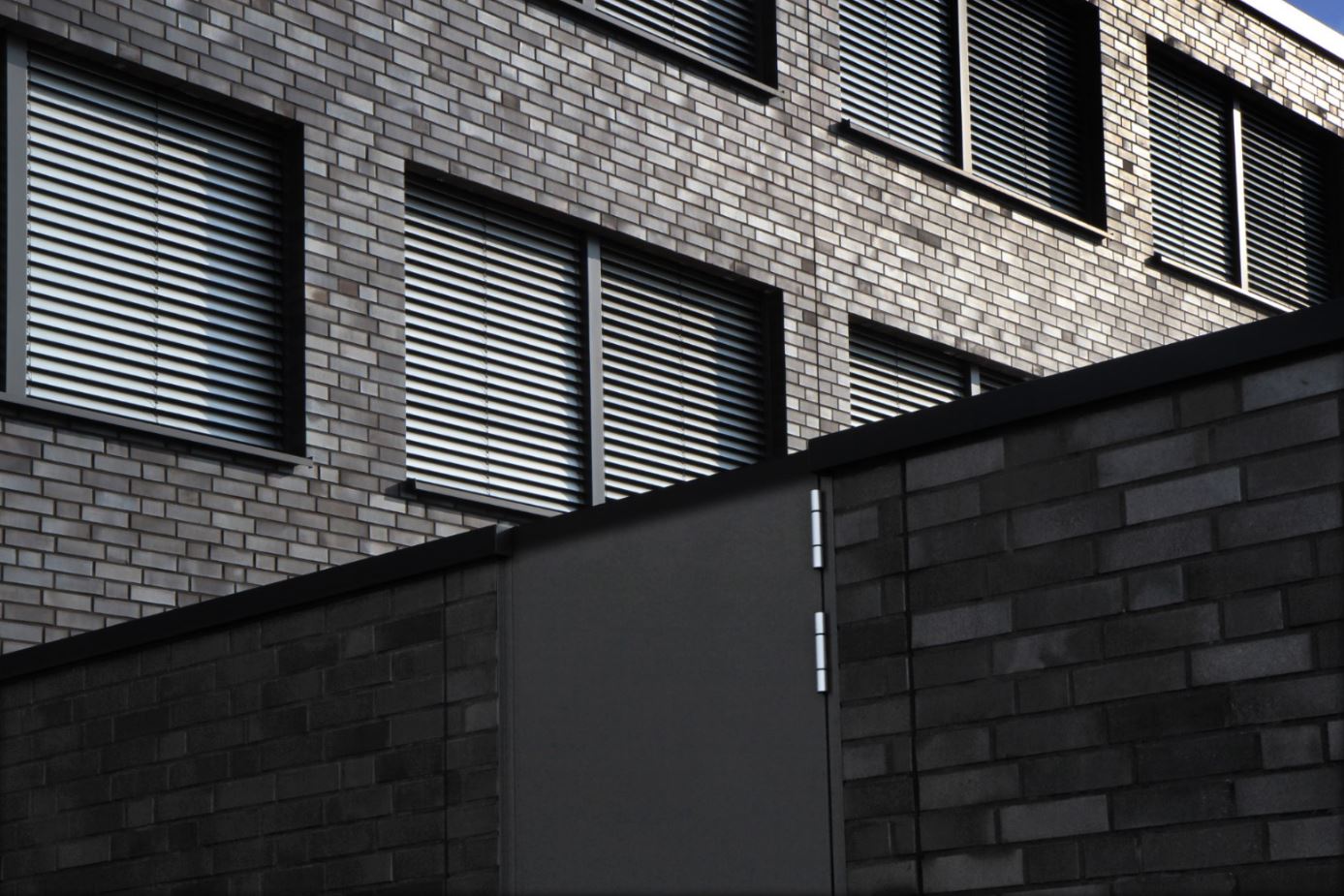 Кирпич облицовочный Клинкерный ABC 5954 Dresden schwarz-blau-bunt glat NF 240*115*71 мм