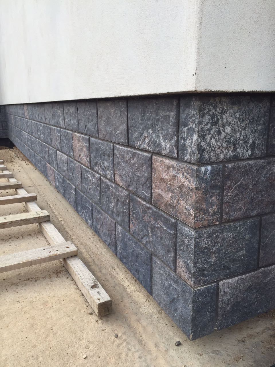 Клинкерная фасадная плитка облицовочная под камень Stroeher (Штроер) Kerabig KS 18 schildpatt рельефная, 302*148*12 мм