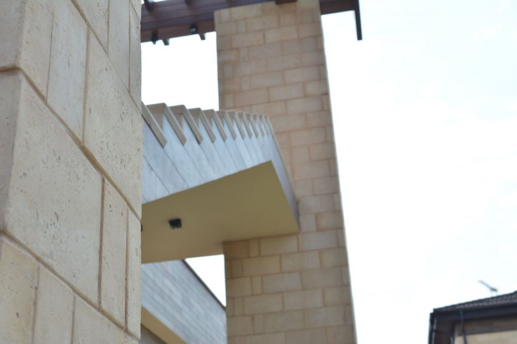 Фасадная облицовочная декоративная плитка EcoStone травертин-касса 00