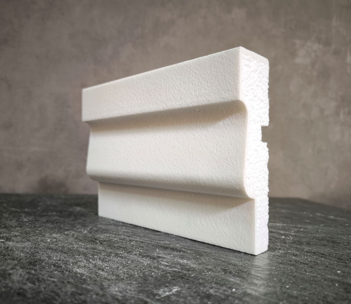 Молдинг для фасада - лепнина, декор из пенополистирола МВ-140/4 (МС-120) 140*40*2000 мм