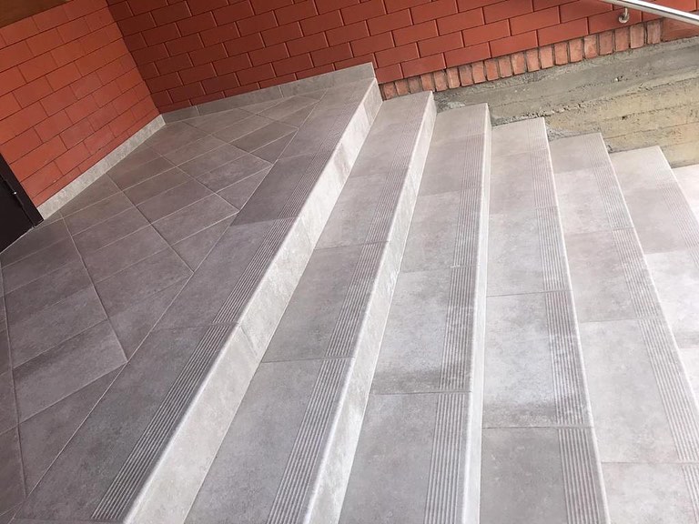 Viano Beige клинкерная ступень с насечками плоская противоскользящая 300x300x11 мм