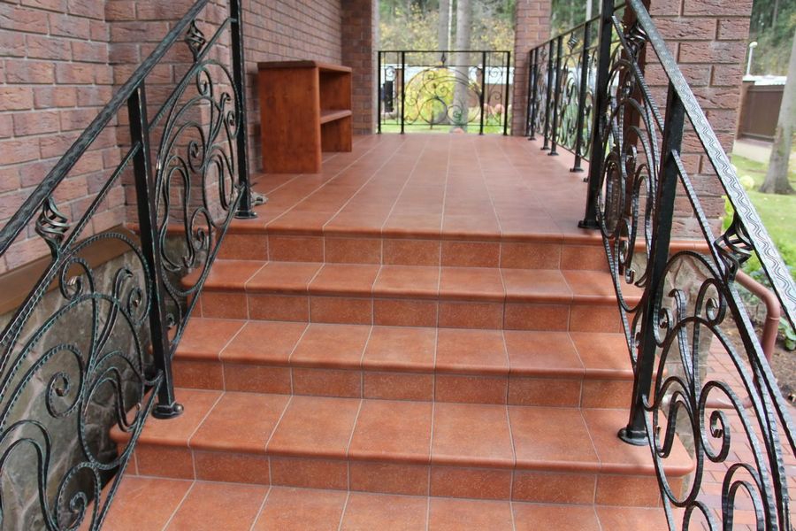 Клинкерная Плитка напольная противоскользящая Stroeher KERAPLATTE ROCCIA 841 rosso 444*294*10 мм