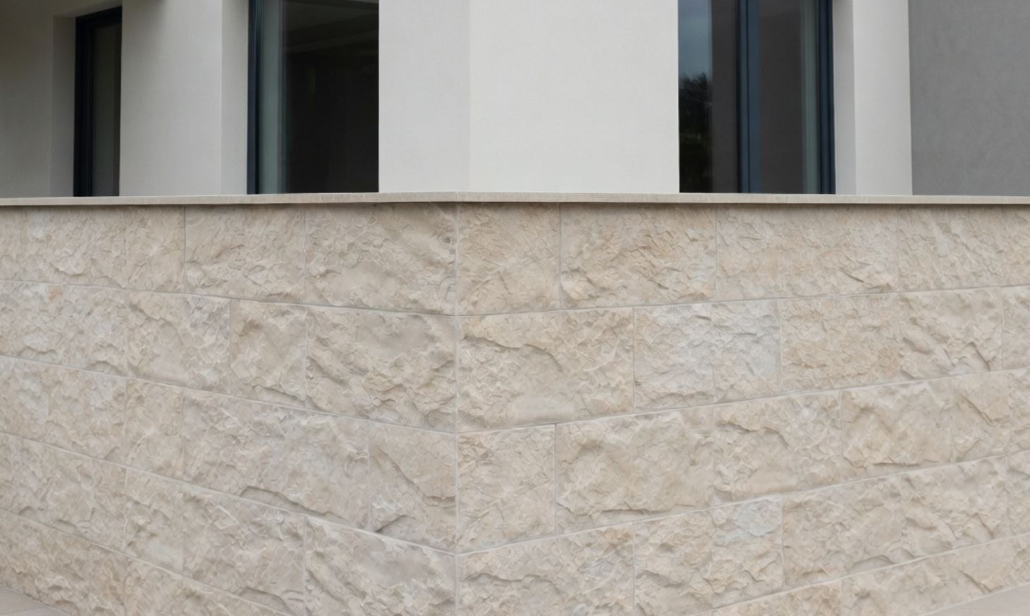 Облицовочная плитка Terra TERRABIG Crema Beige крупный формат под камень — архитектурная серия для фасада и интерьера