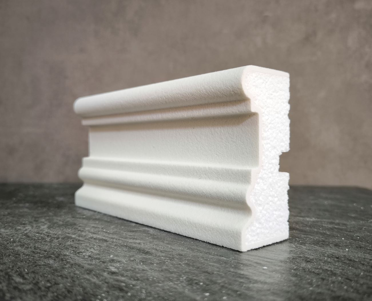 Молдинг для фасада - лепнина, декор из пенополистирола МВ-100/3 (МС-108) 100*45*2000 мм