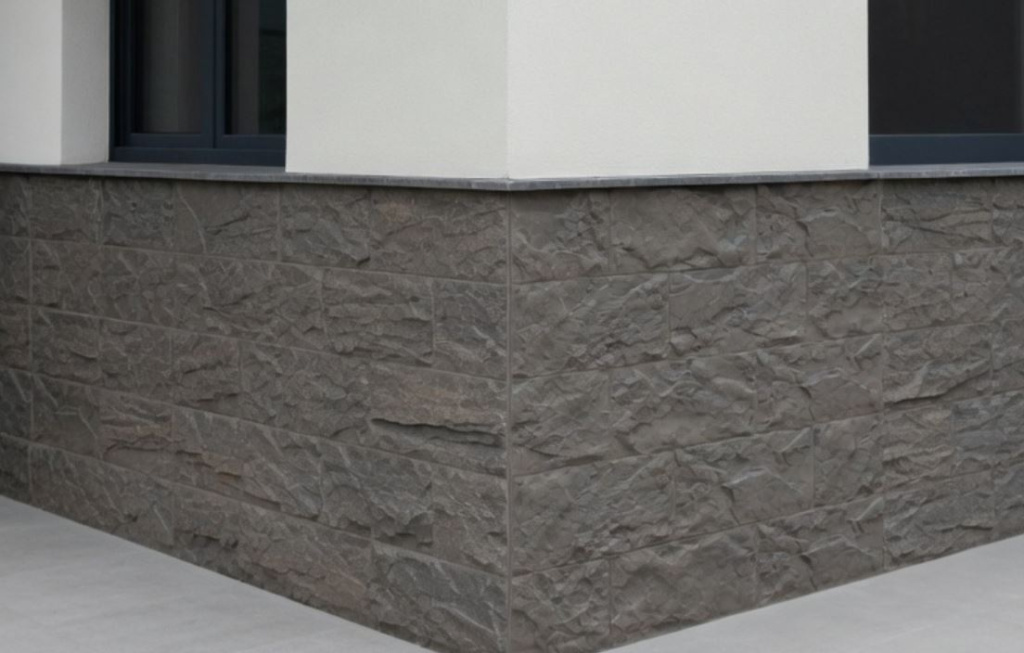 Terra TERRABIG Dark Chocolate на фасаде дома