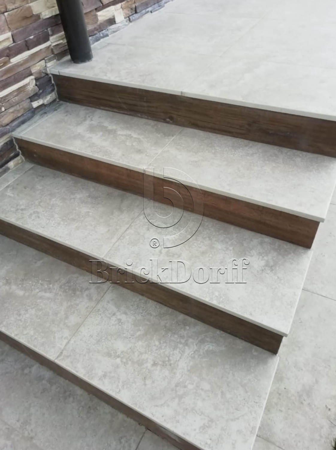 Тротуарная плитка Светло-коричневая. Supernova Stone Grey LASTRA 20mm / Супернова Стоун Грей ЛАСТРА 20мм 600х600х20мм