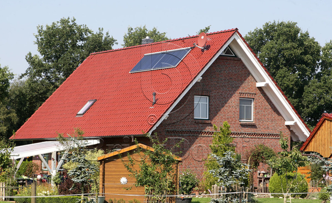 Керамическая черепица рядовая Roben Piemont каштан глянцевый ангоб