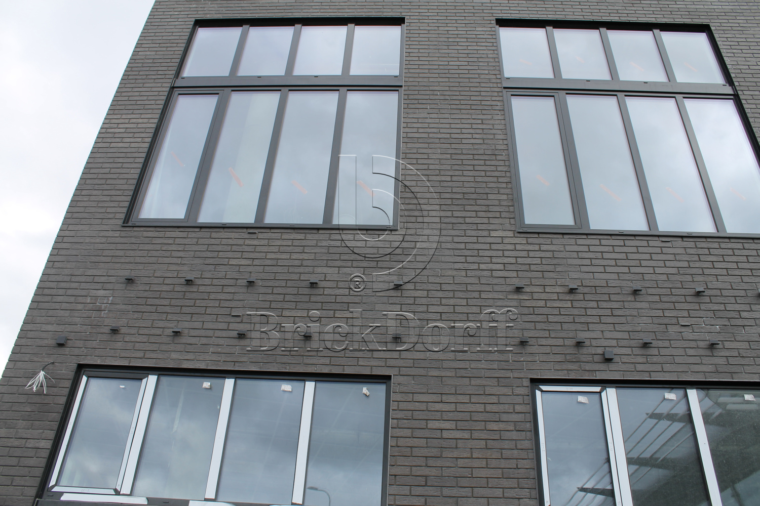 Клинкерная фасадная плитка облицовочная под кирпич Stroeher (Штроер) Keraprotect 430 den haag рельефная NF11, 240*71*11 мм