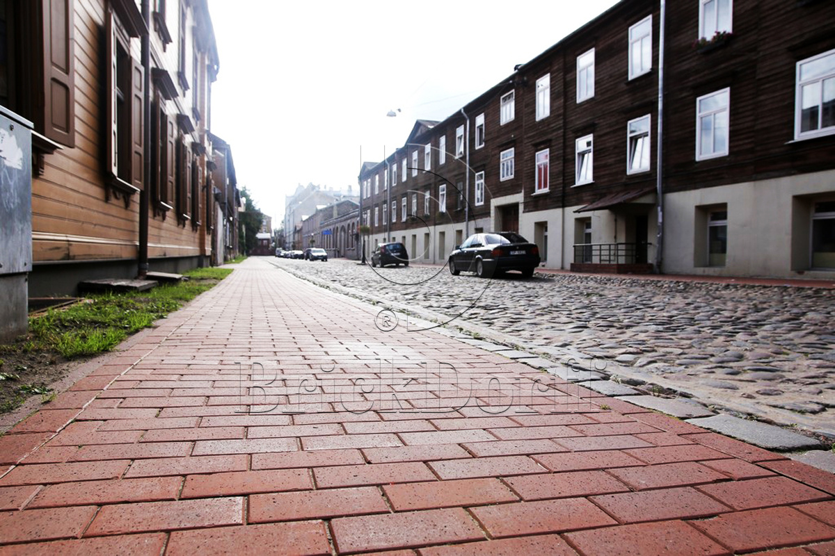 Клинкерная тротуарная плитка - брусчатка Lode JANKA Красная 200х100х70 мм