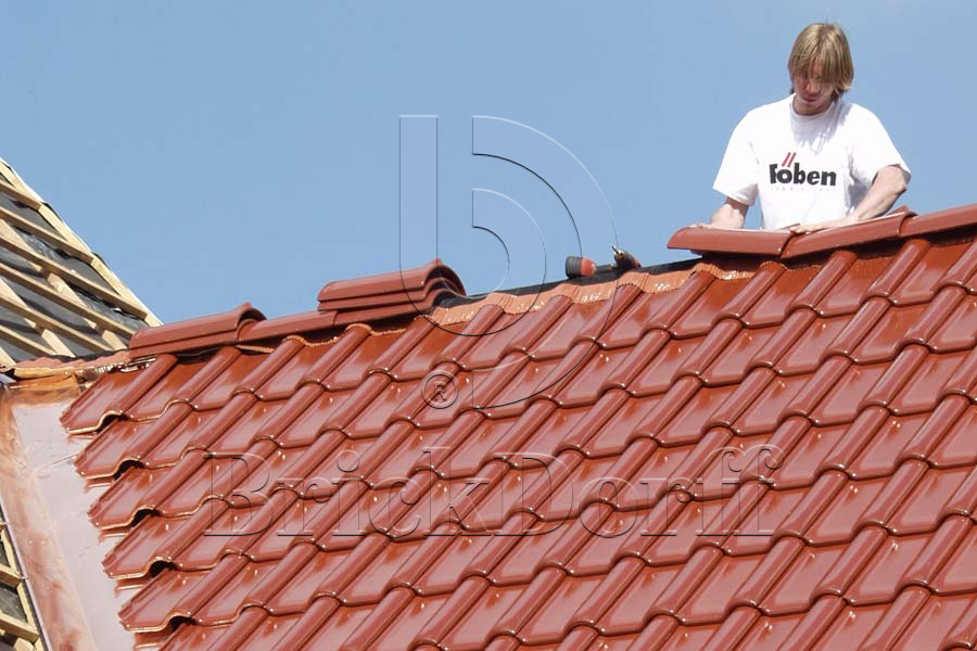 Керамическая черепица рядовая Roben FLANDERNplus кайенский глянцевый ангоб