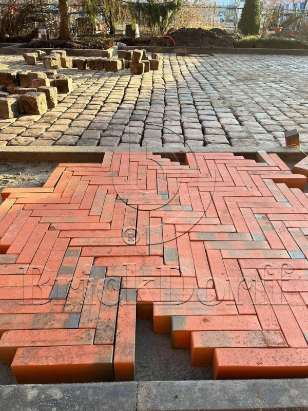 Регенсбург флэш, красная ригельная тротуарная плитка/брусчатка клинкерная 250*80*52 мм, пятый элемент