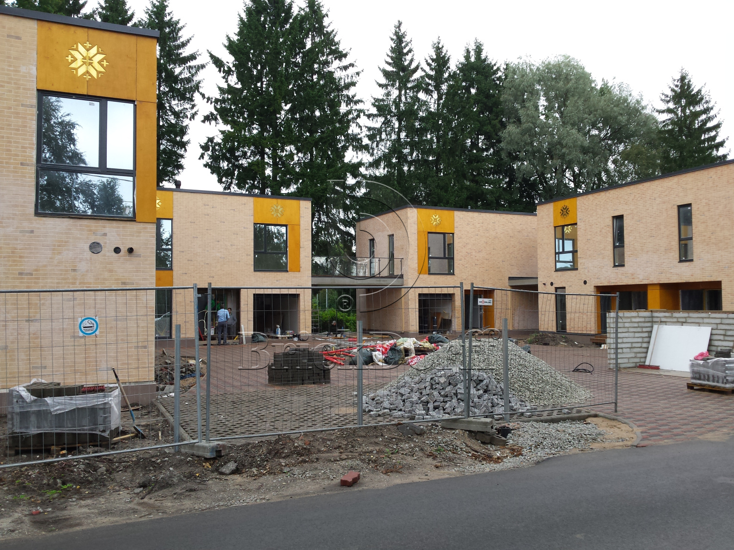 Клинкерная фасадная плитка облицовочная под кирпич Stroeher (Штроер) Keravette Shine 834 giallo рельефная NF8, 240*71*8 мм