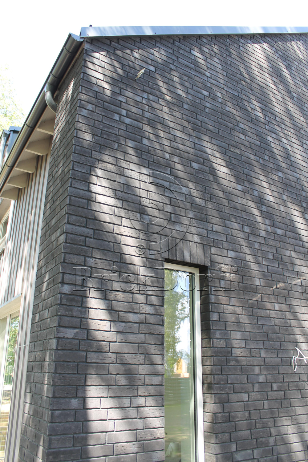 Клинкерная фасадная плитка облицовочная под кирпич Stroeher (Штроер) Steinlinge 376 platinschwarz рельефная NF14, 240*71*14 мм