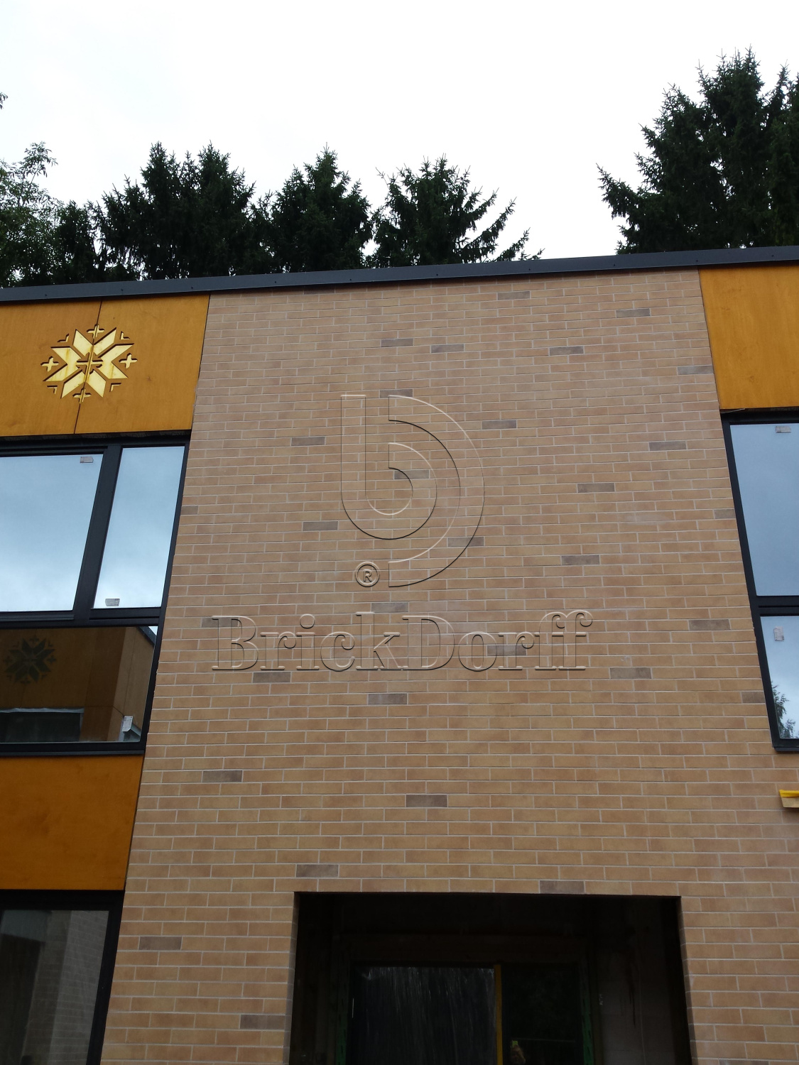 Клинкерная фасадная плитка облицовочная под кирпич Stroeher (Штроер) Keravette Shine 834 giallo рельефная NF8, 240*71*8 мм