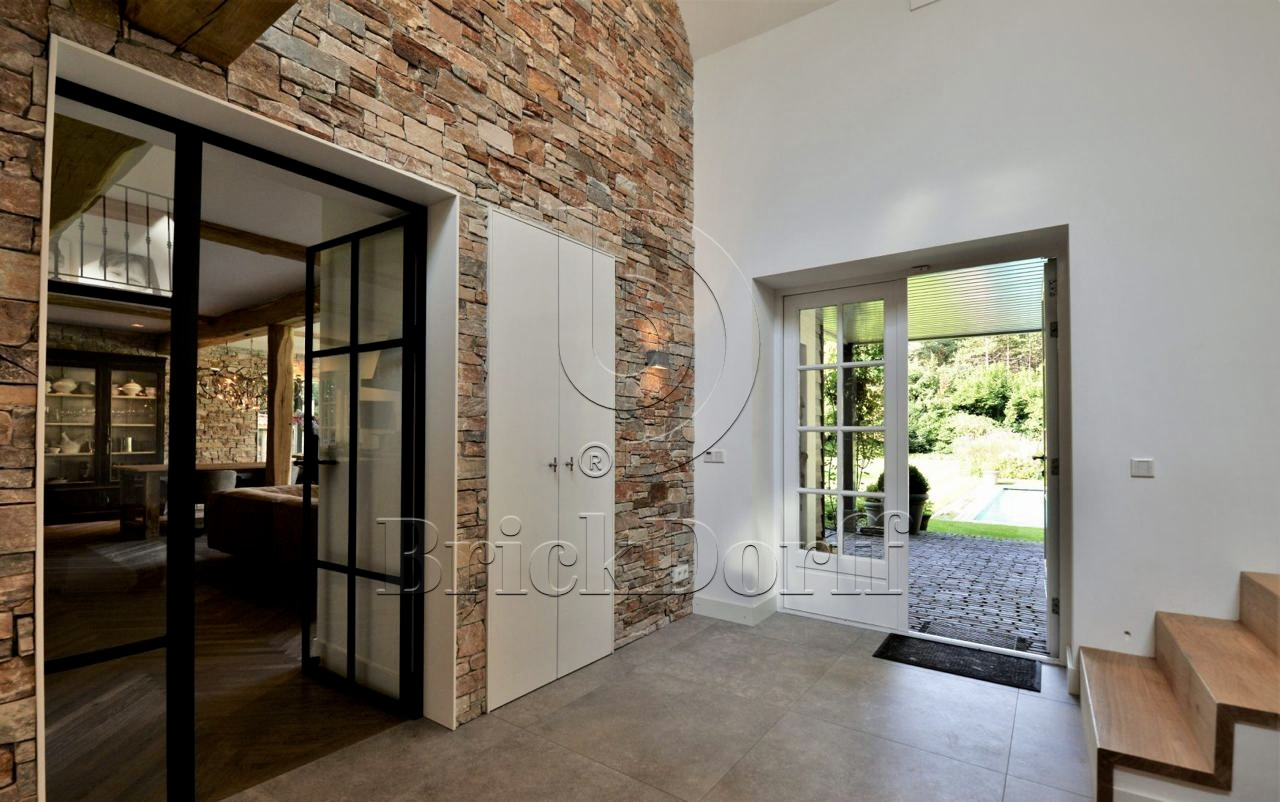 Камень грубый кварцит бежевый 550*200*20\40 мм, натуральный камень для фасада и интерьера BD