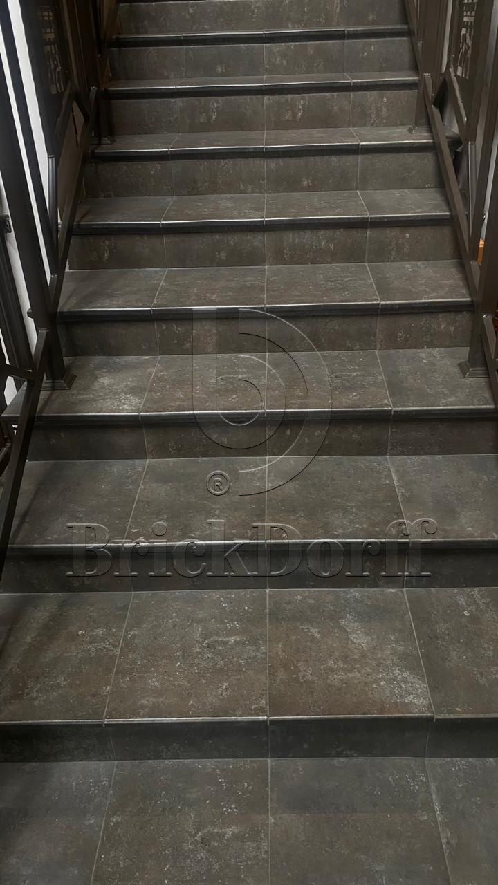 Ilario Braun ступень флорентинер противоскользящая с капиносом, коричневая 330x300x11 мм