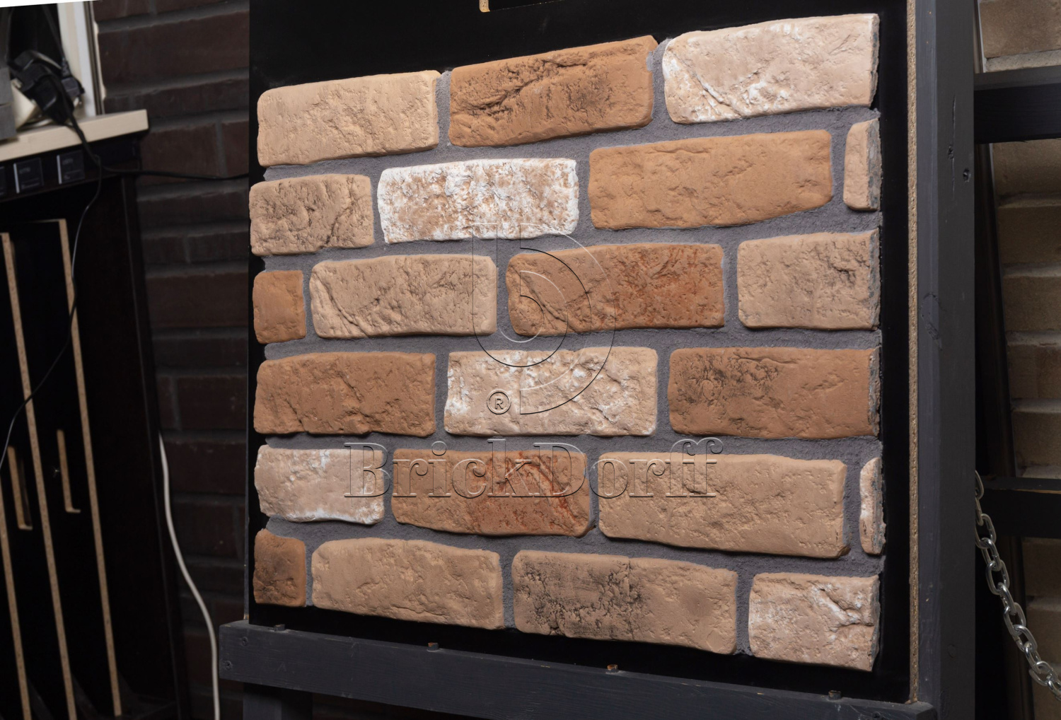 3 Версальский кирпич 210х67х14 мм, декоративный камень для фасада и интерьера Petra