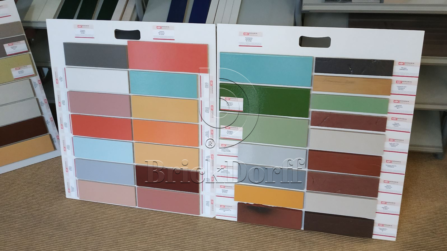 Клинкерная глазурованная фасадная плитка цвет по RAL - уникальные цветовые решения