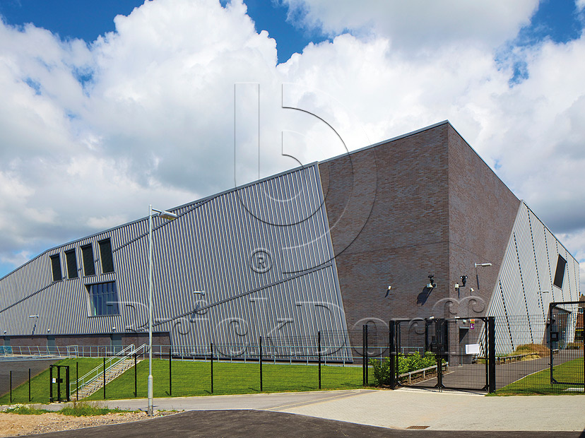 Клинкерная фасадная плитка облицовочная под кирпич Stroeher (Штроер) Keraprotect Chromatic 336 metallic black гладкая NF11, 240*71*11 мм