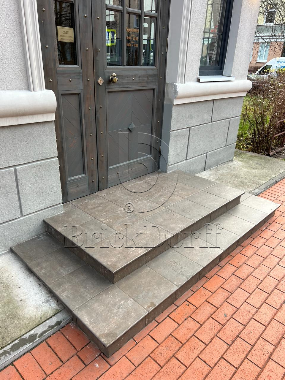 Ilario Braun ступень флорентинер противоскользящая с капиносом, коричневая 330x300x11 мм