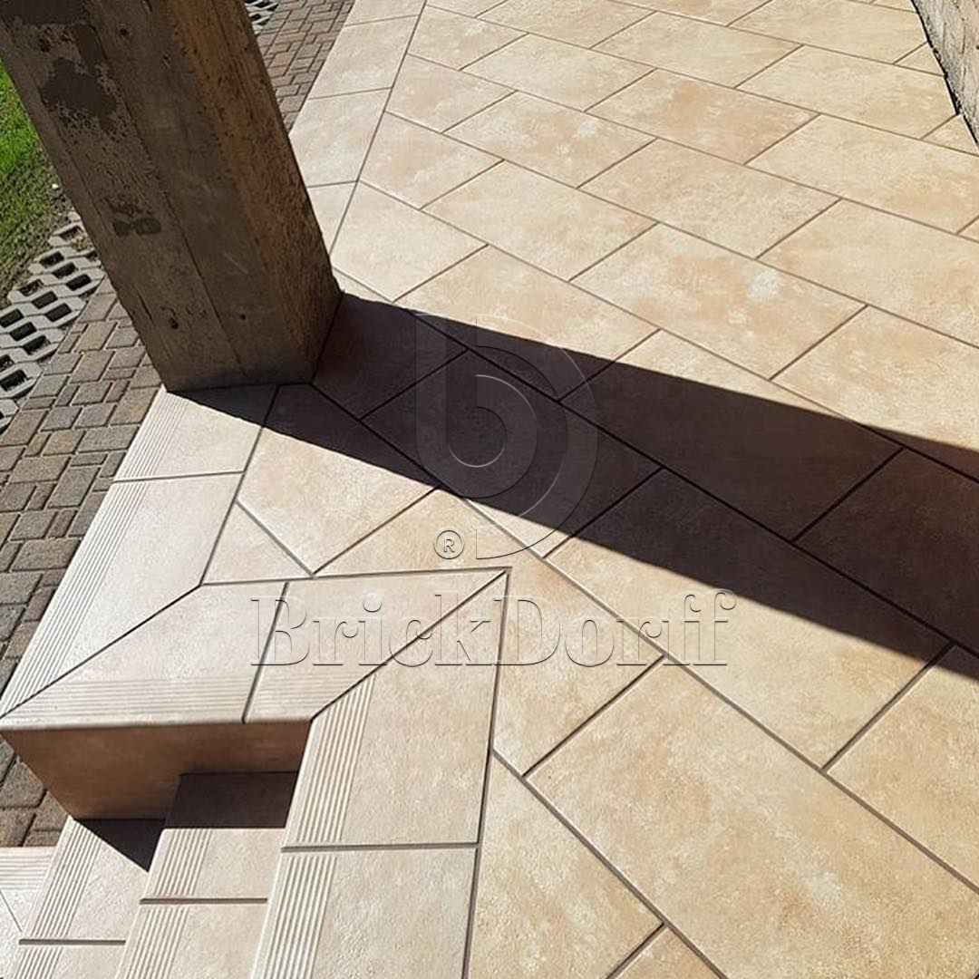 Ilario Beige клинкерная ступень с насечками противоскользящая 300x300x11 мм