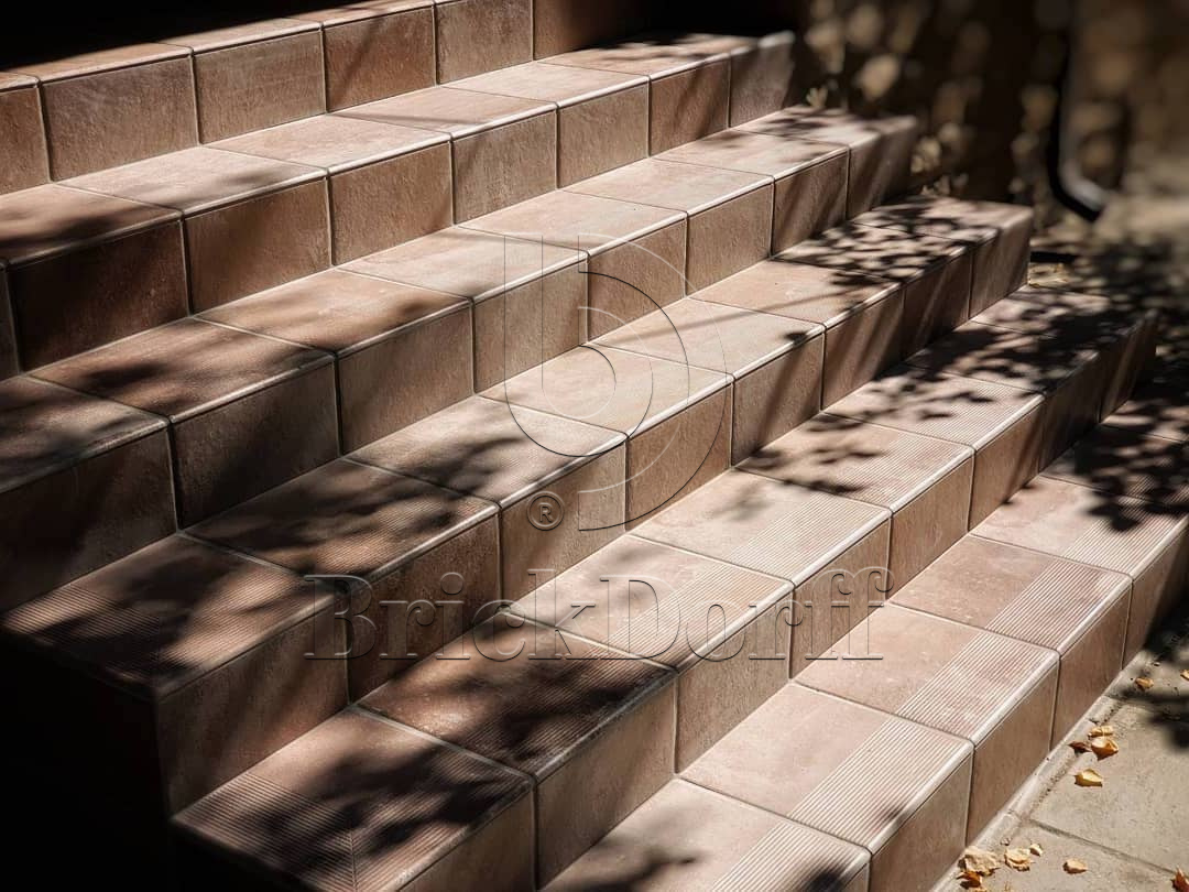 Ilario Beige клинкерная ступень с насечками противоскользящая 300x300x11 мм