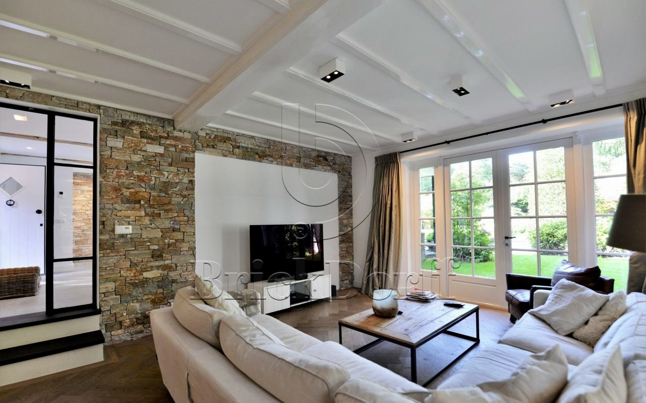 Камень грубый кварцит бежевый 550*200*20\40 мм, натуральный камень для фасада и интерьера BD