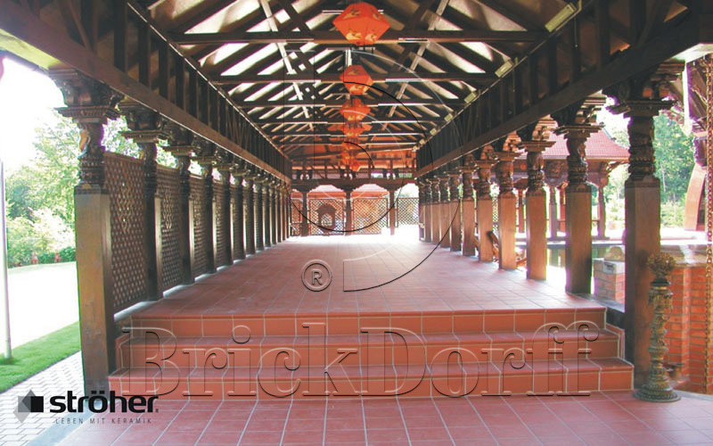 Плитка напольная противоскользящая Клинкерная Stroeher KERAPLATTE TERRA 215 patrician red 294*294*12 мм